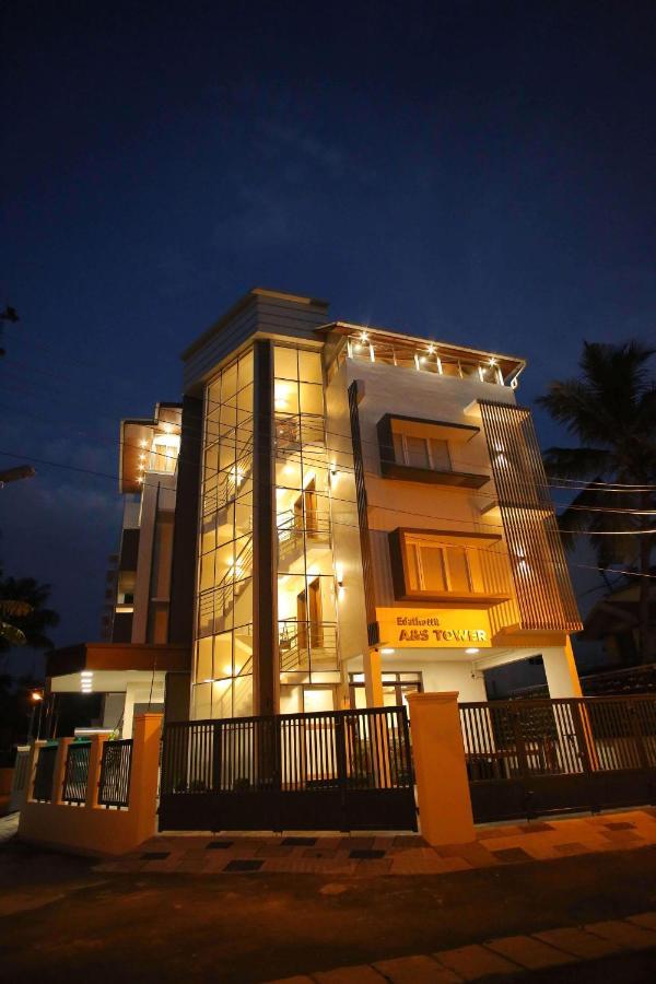 Отель Kira Palace Residency Эрнакулам Экстерьер фото