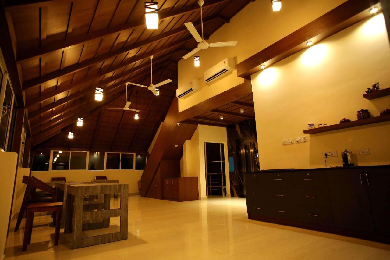 Отель Kira Palace Residency Эрнакулам Экстерьер фото